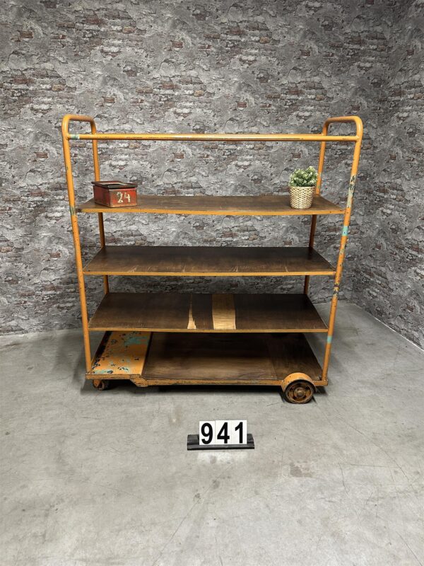 Industrielles Original-Vintage-Regal