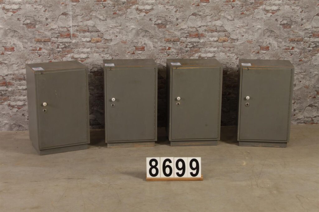 Industrie Meubelen 2019 Nr8699 65x40x30 Artnr508013 (66)