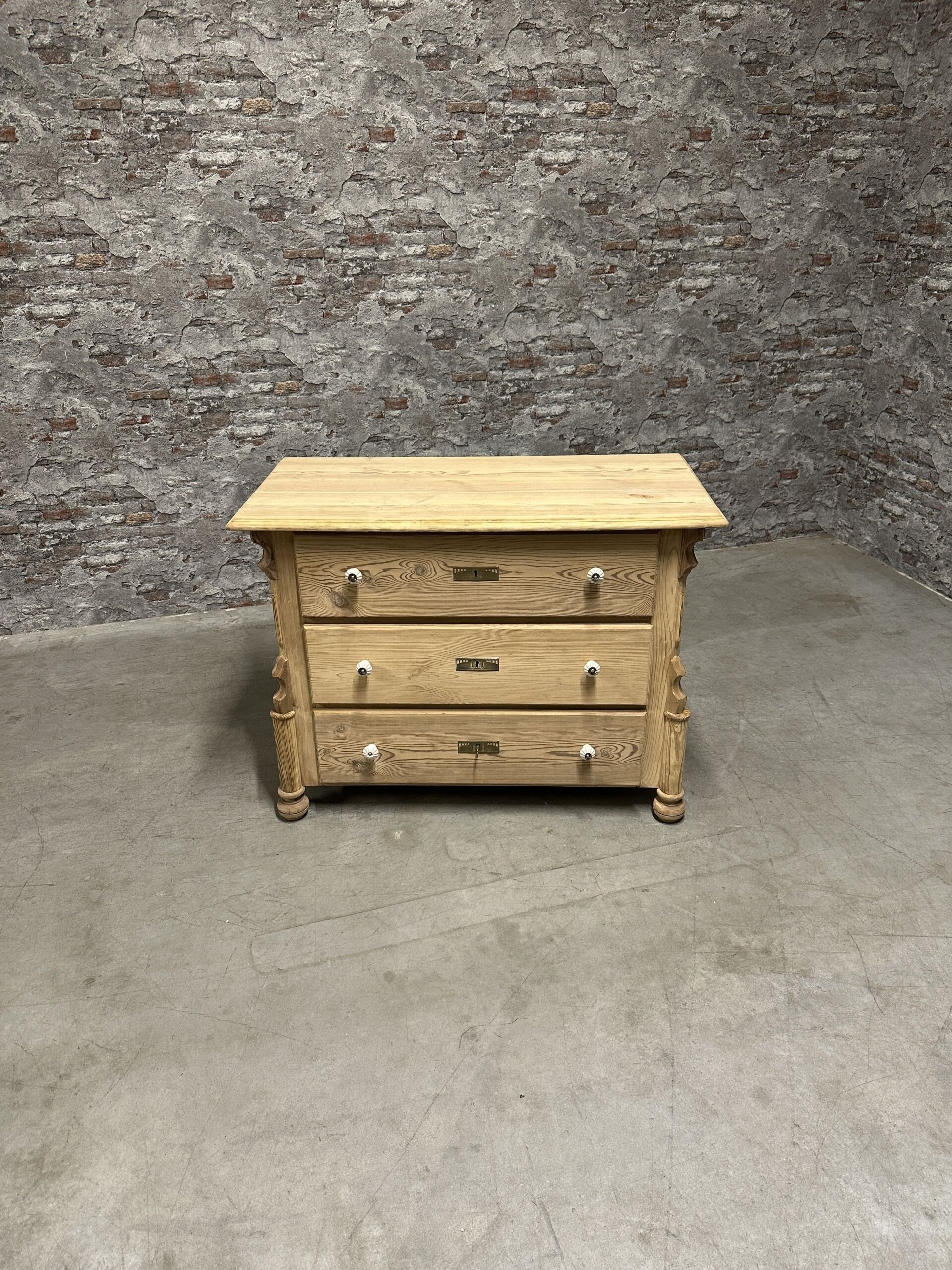 Grenen-meubels-holland-2025-