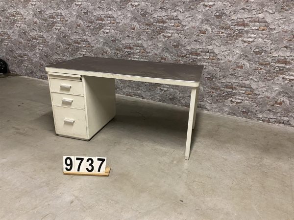 Vintage desk 9737