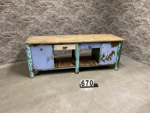 Industrial vintage workbench 670