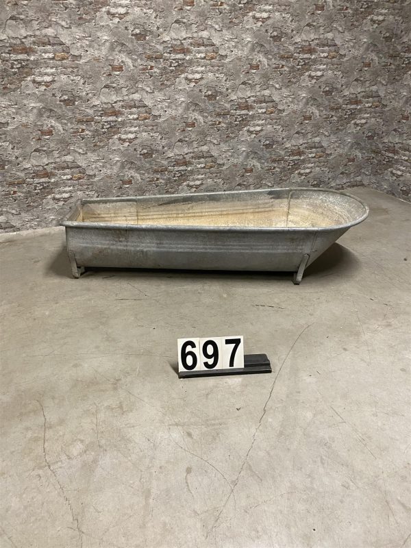 Original vintage zinc bathtub 697