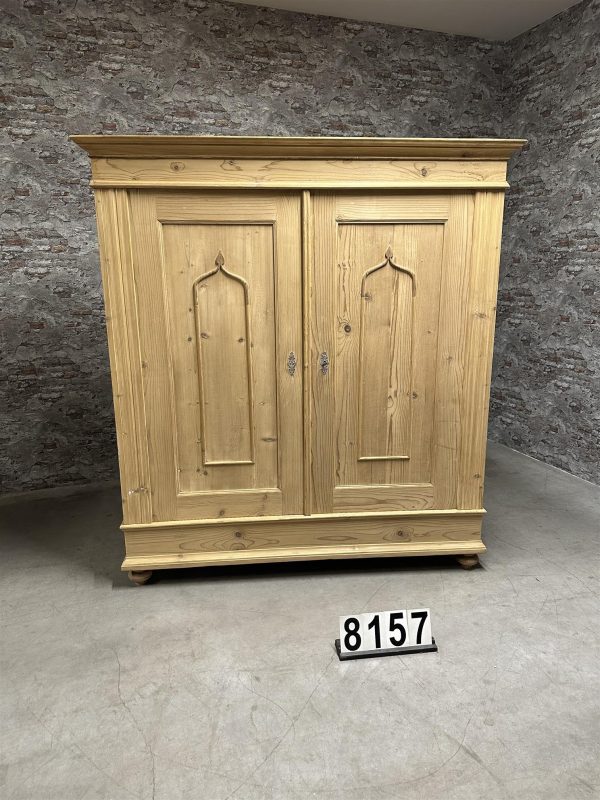 Antique pine wardrobe 8157