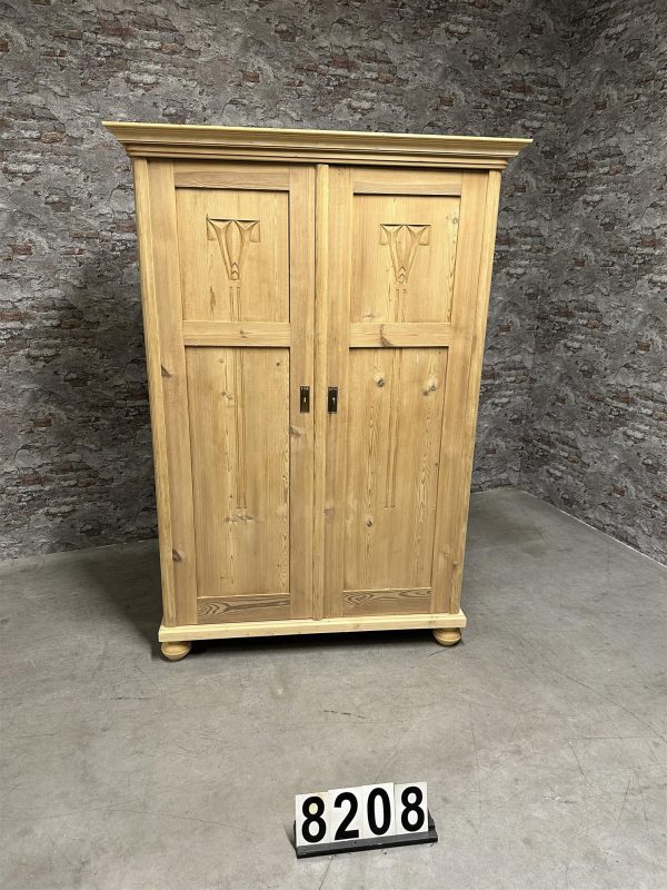 Antique pine wardrobe | Cabinet 8208