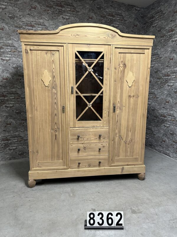 Antique pine wardrobe 8363