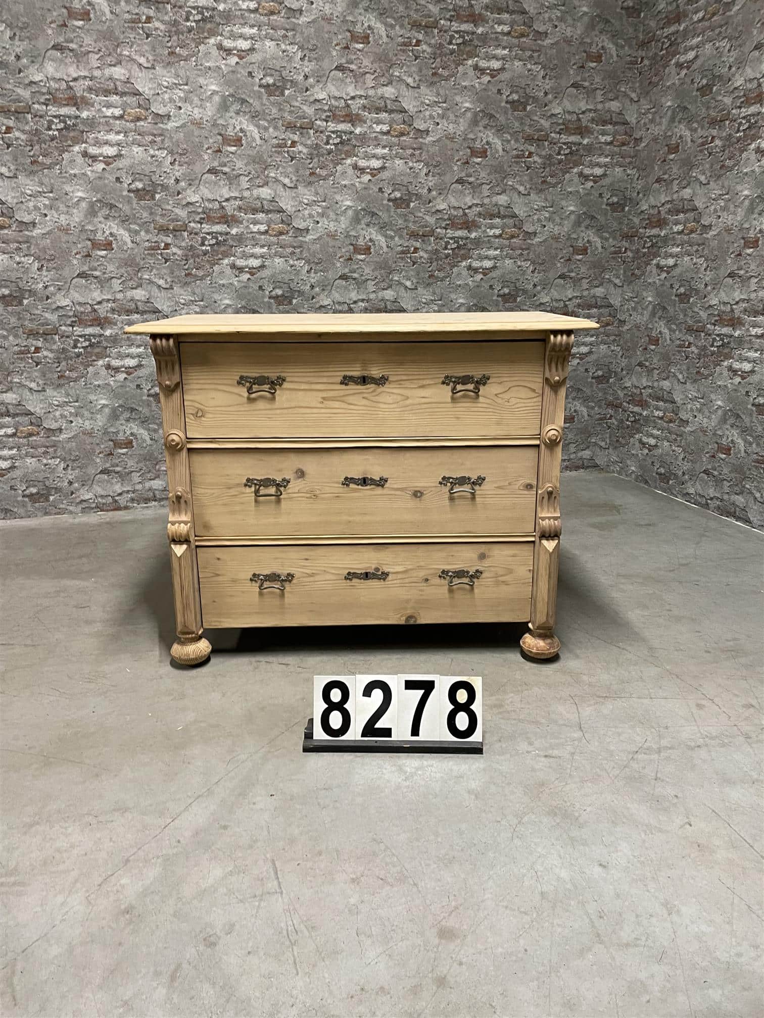 Antique pine chest of drawers 8278