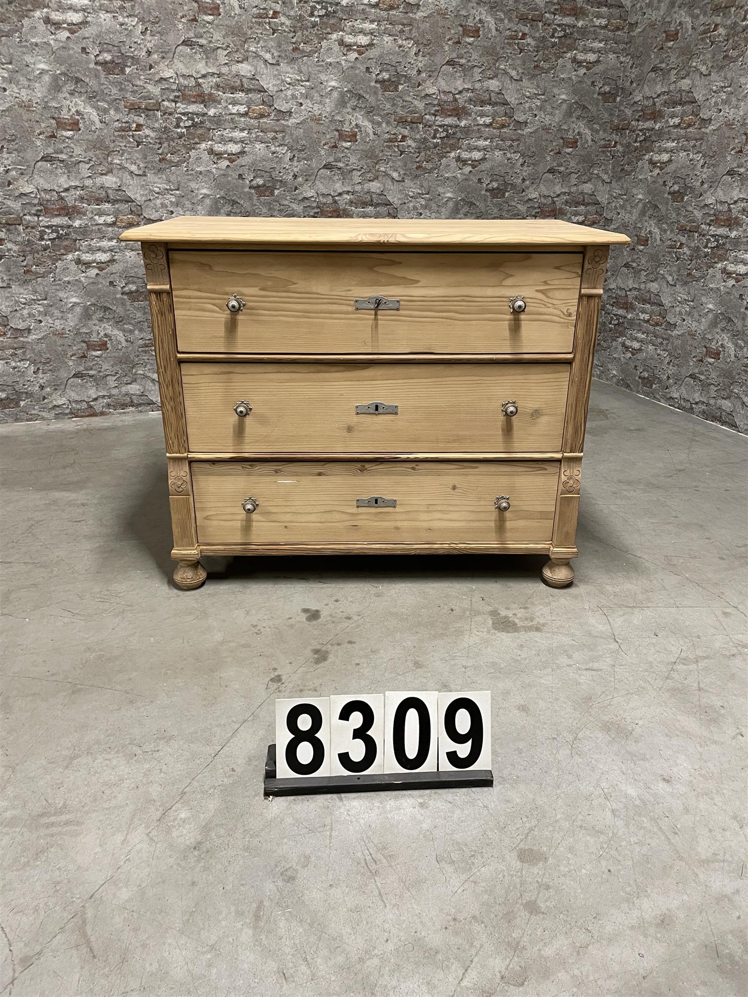 Antique pine chest of drawers 8309