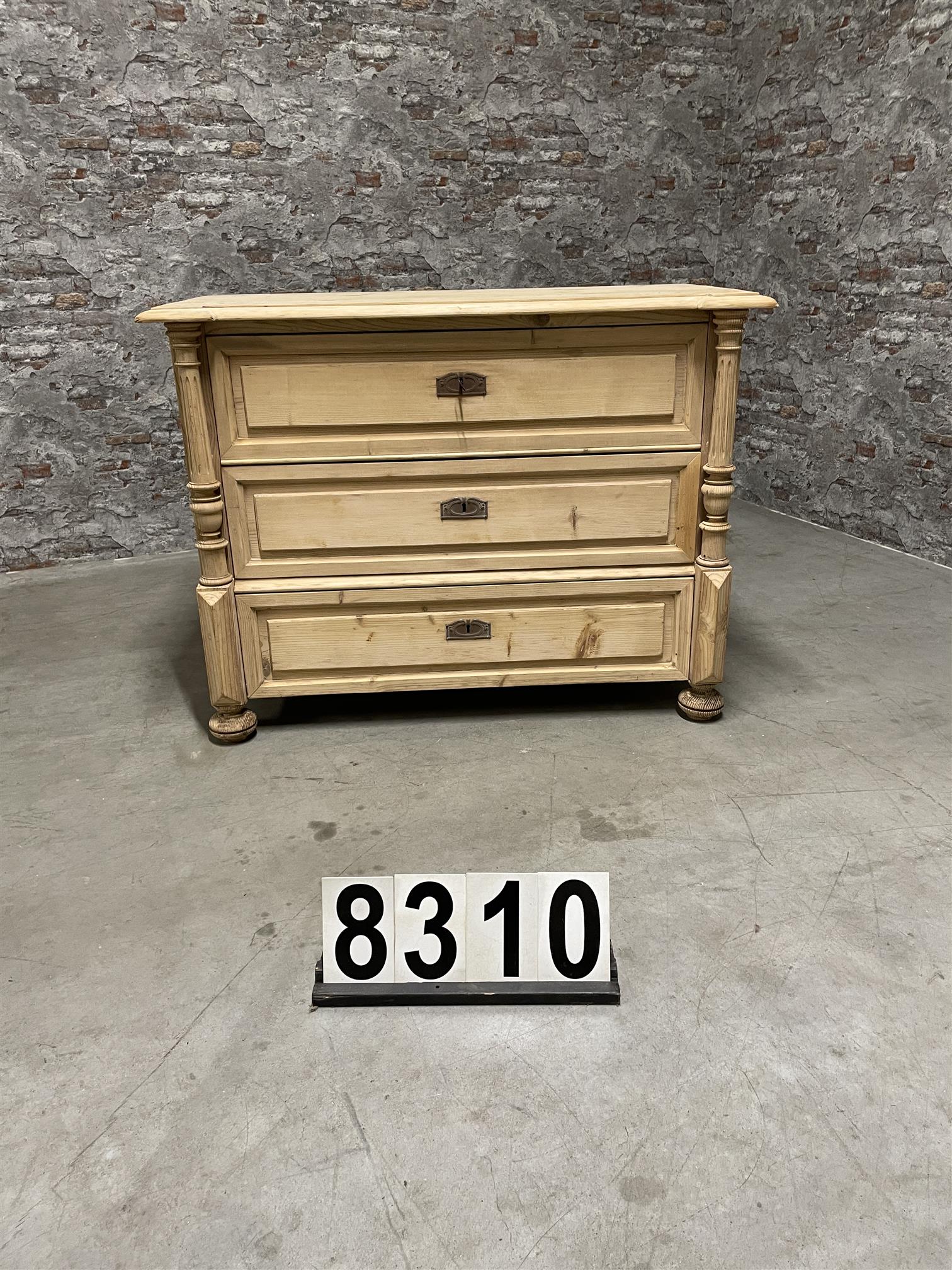 Antique pine chest of drawers 8310