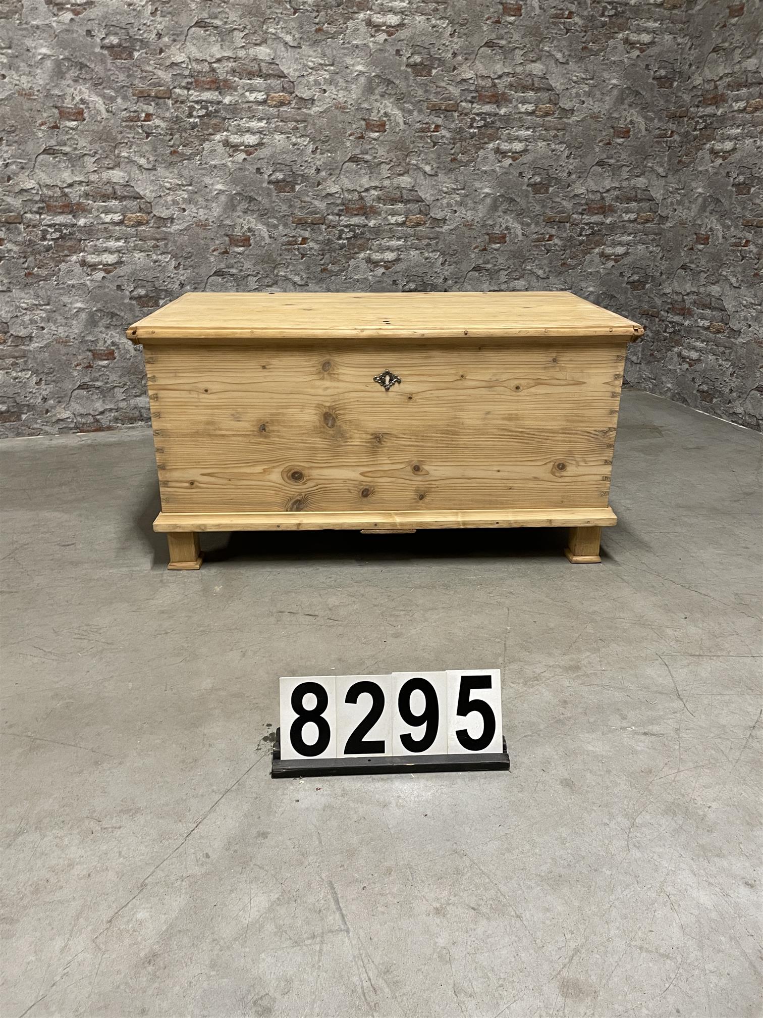 Antique pine chest | blanket chest 8295