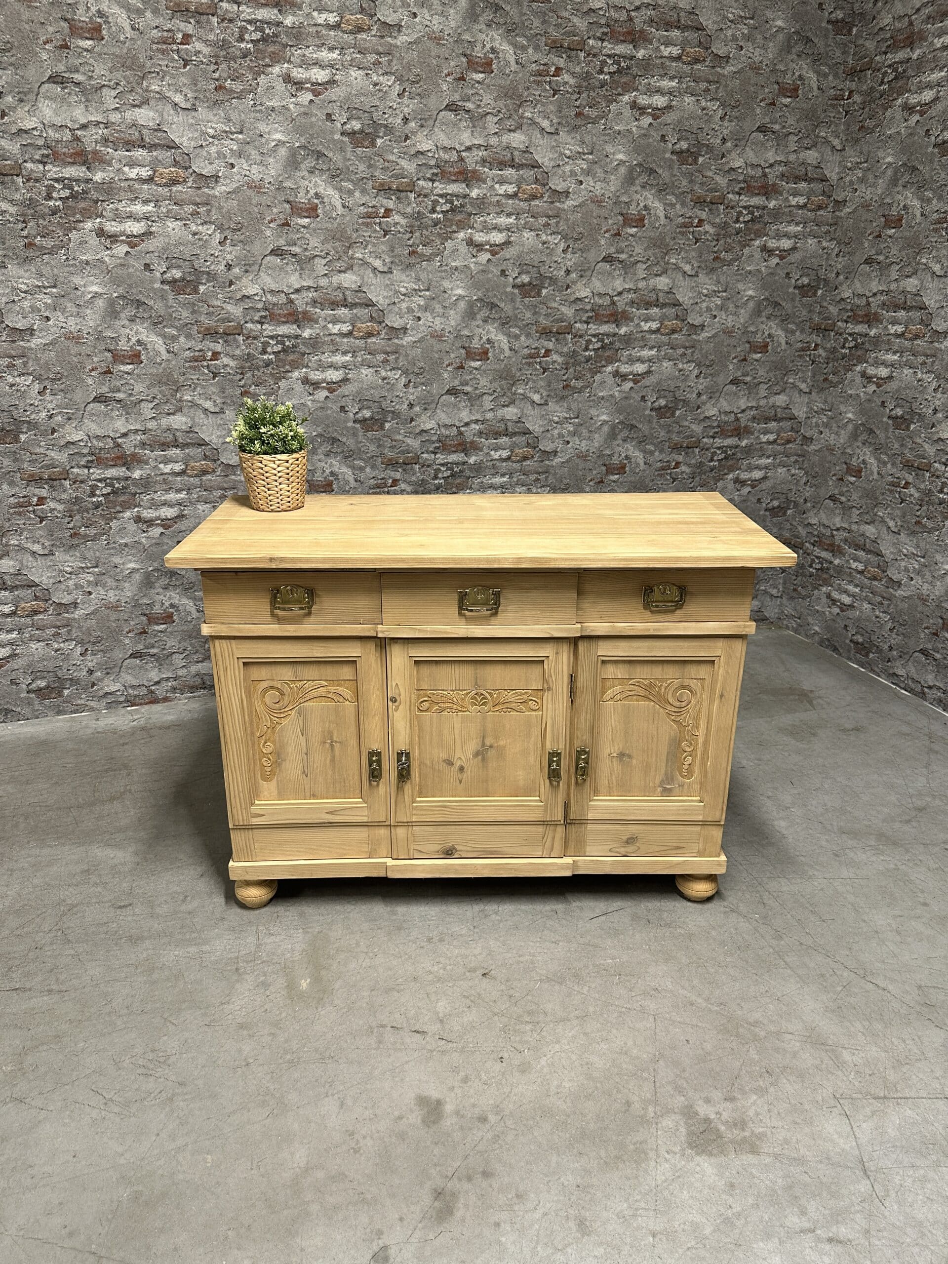 antiek grenen dressoir