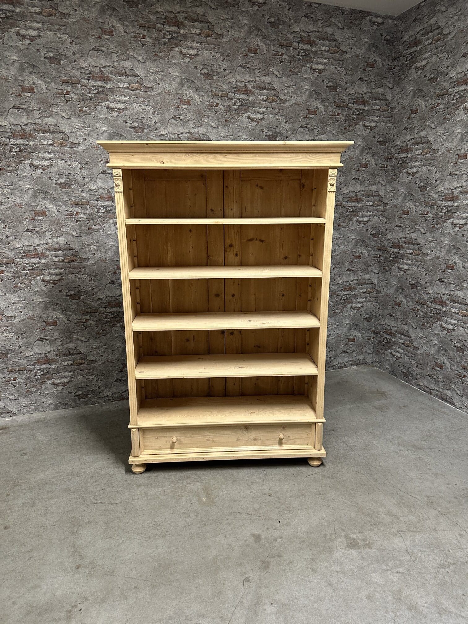 Antique pine bookcase 124×40 nr.8398