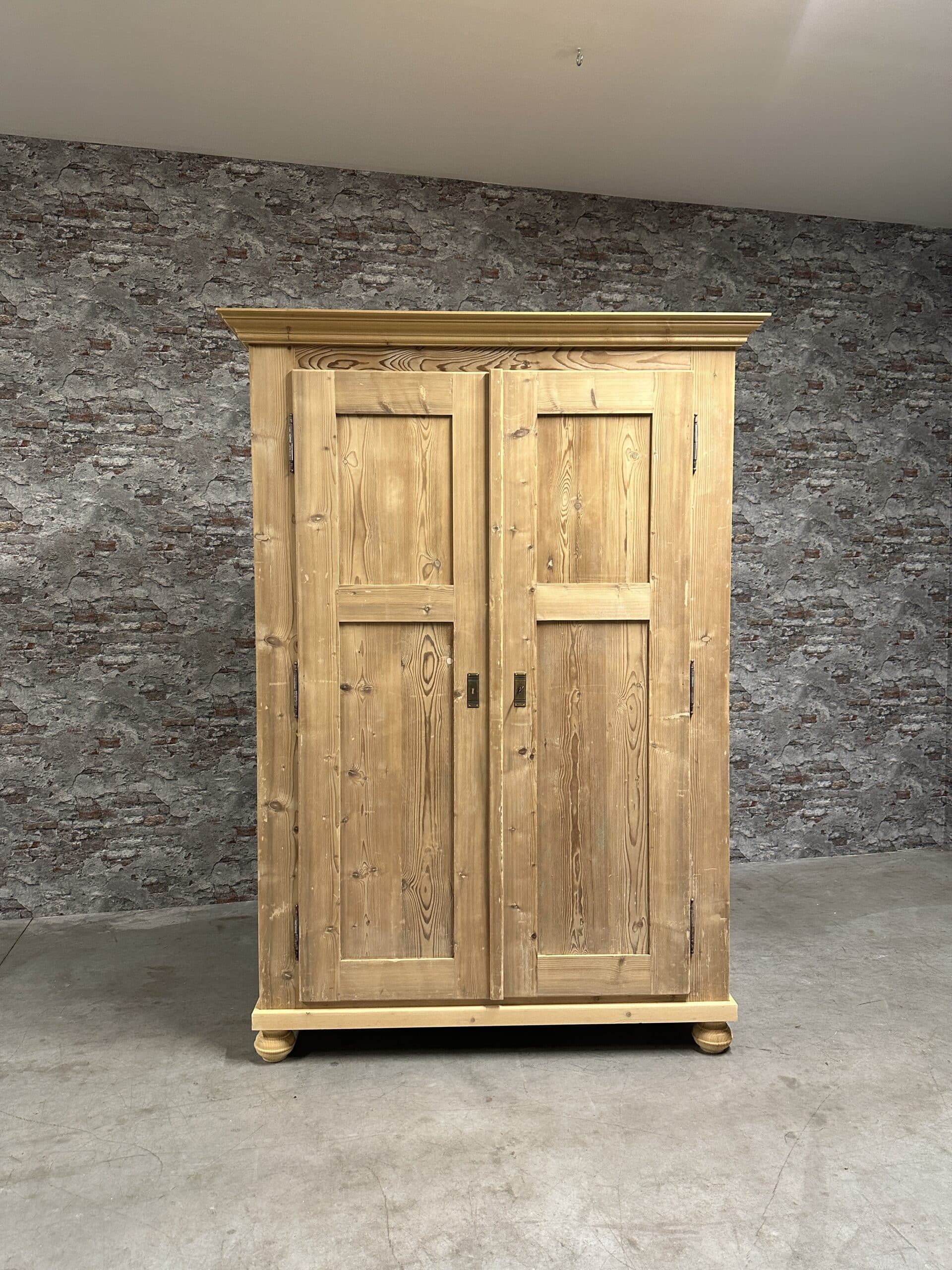 Antique pine wardrobe 145×70 nr.8406