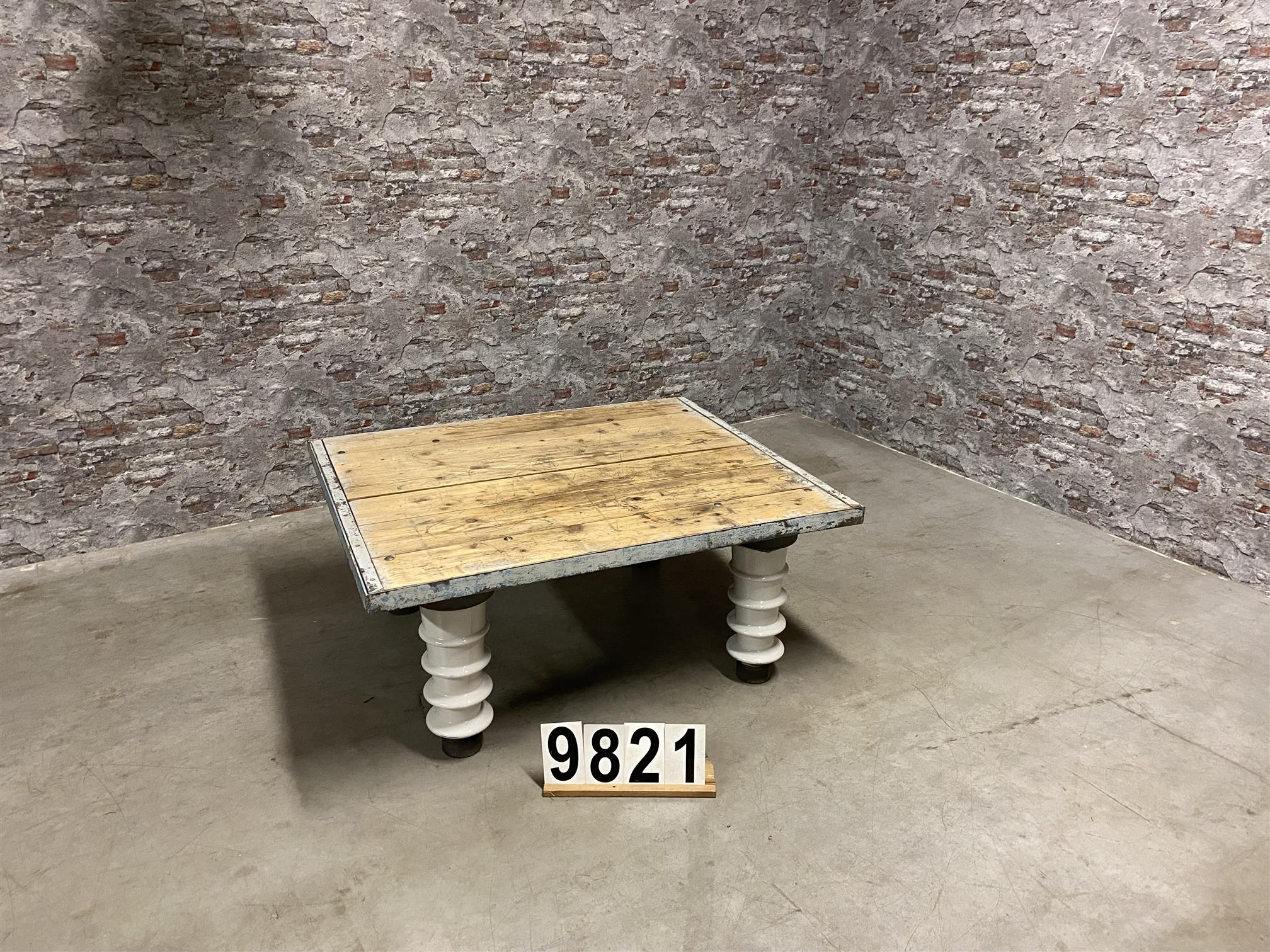 Industrial vintage pallet table 120×100 nr.9821