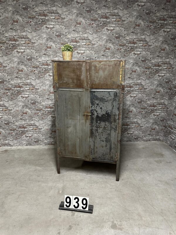 Industriële vintage metalen kast 92 x 63 nr.939