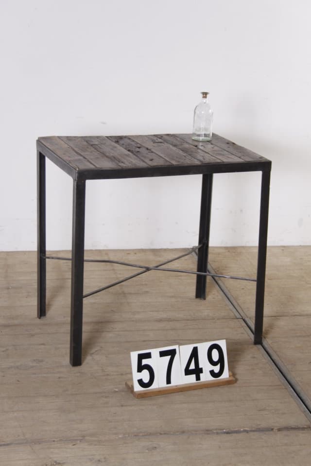 Bistro table 76×53 nr.5749