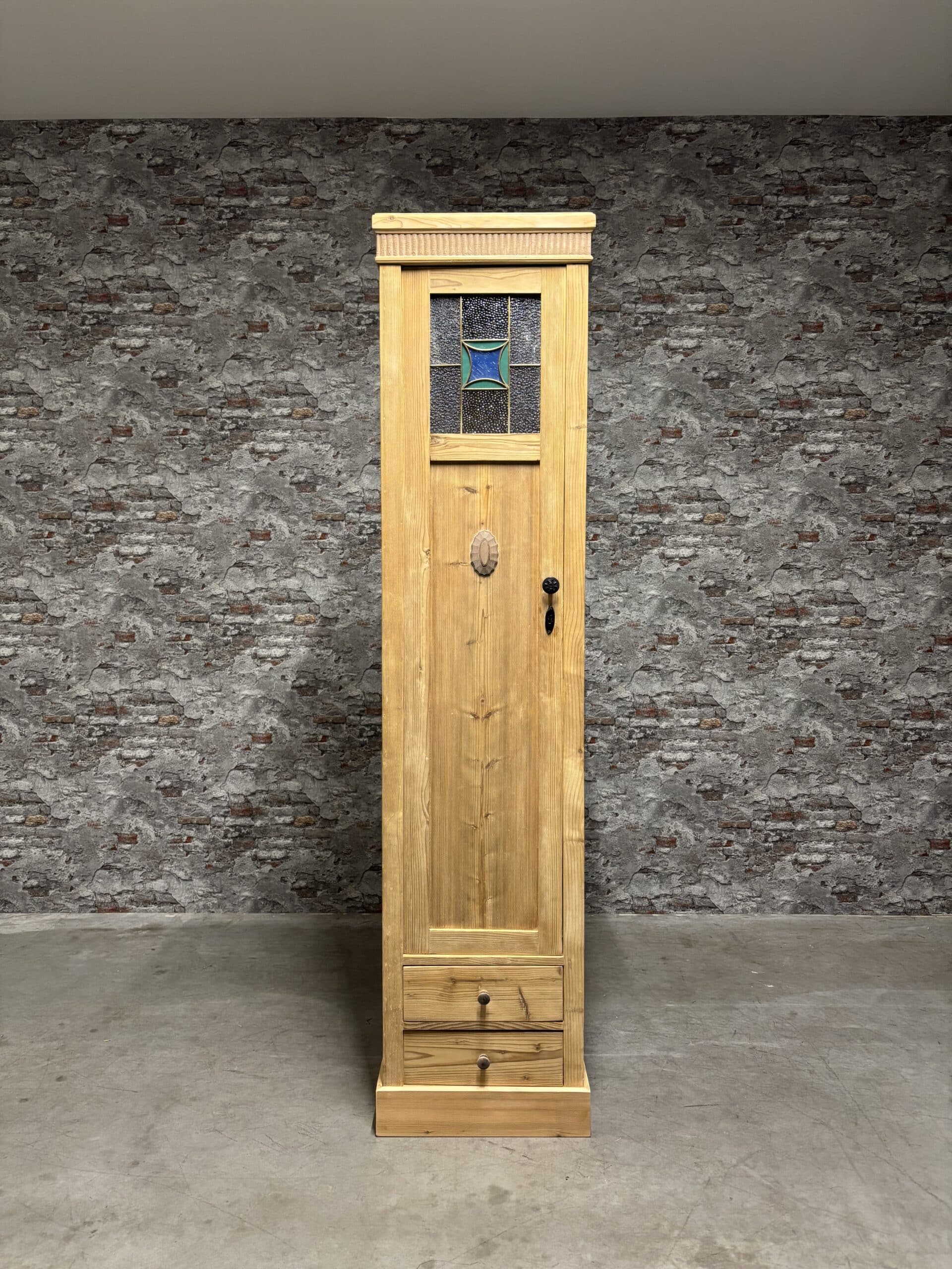 Antique pine 1 door cabinet with glass and lead window 50×40 nr.8414