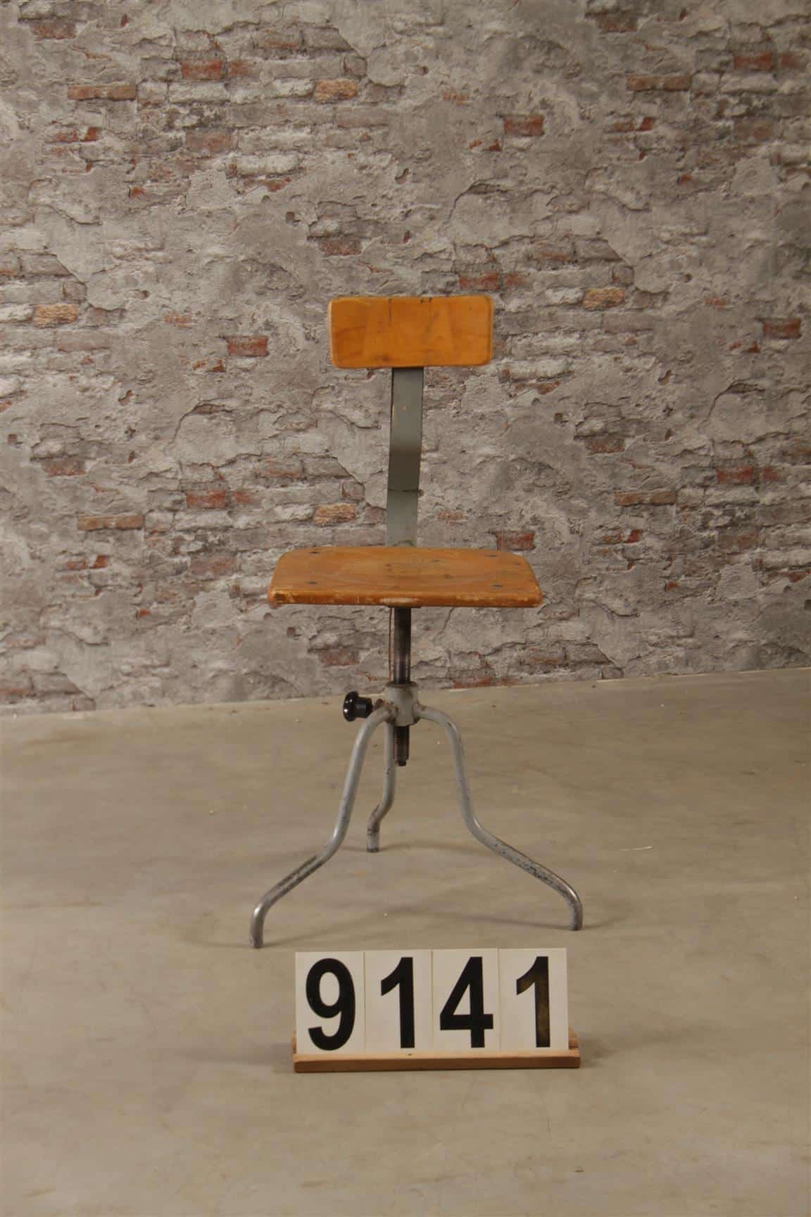 Industrial vintage chair 39×43 nr.9141