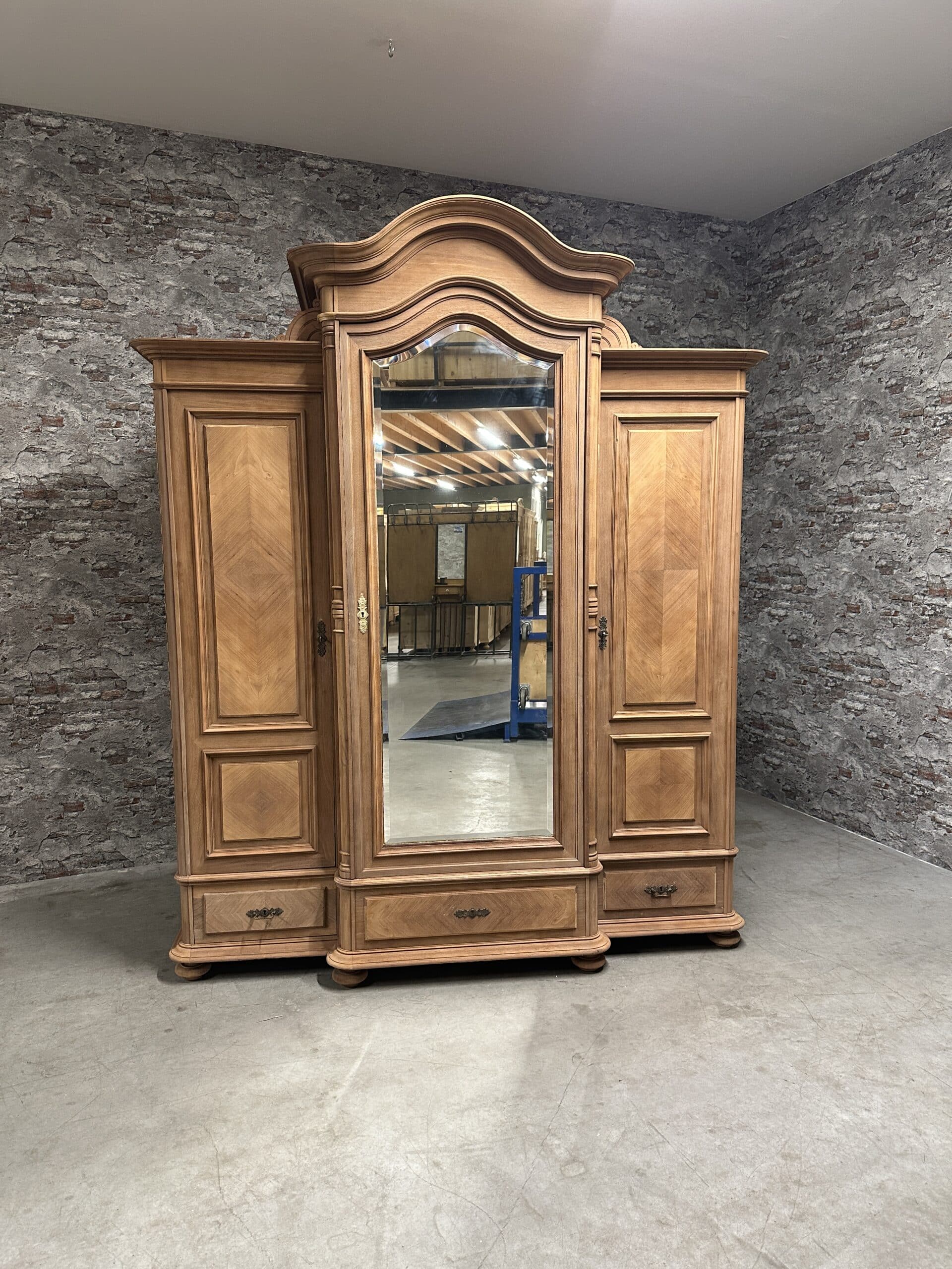 Antique oak cabinet with mirror 201×83 nr.6