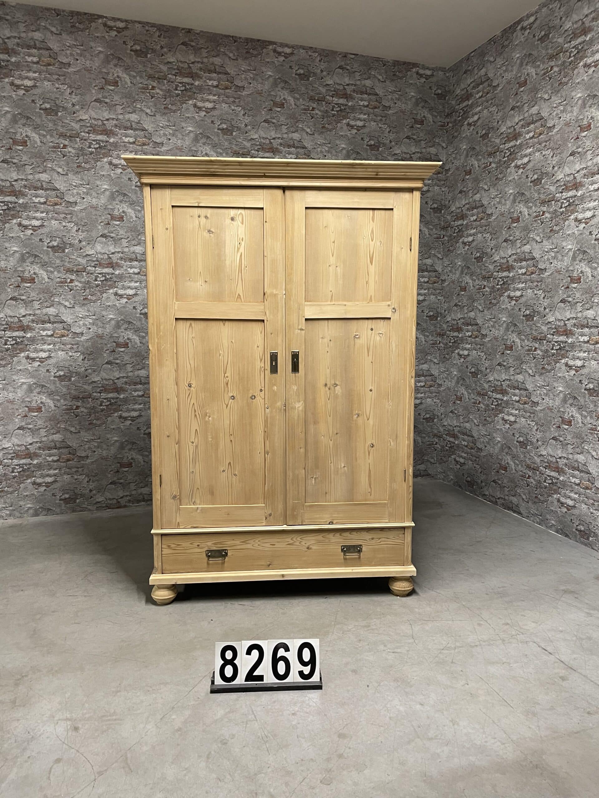 Antique pine wardrobe | cabinet nr.8269