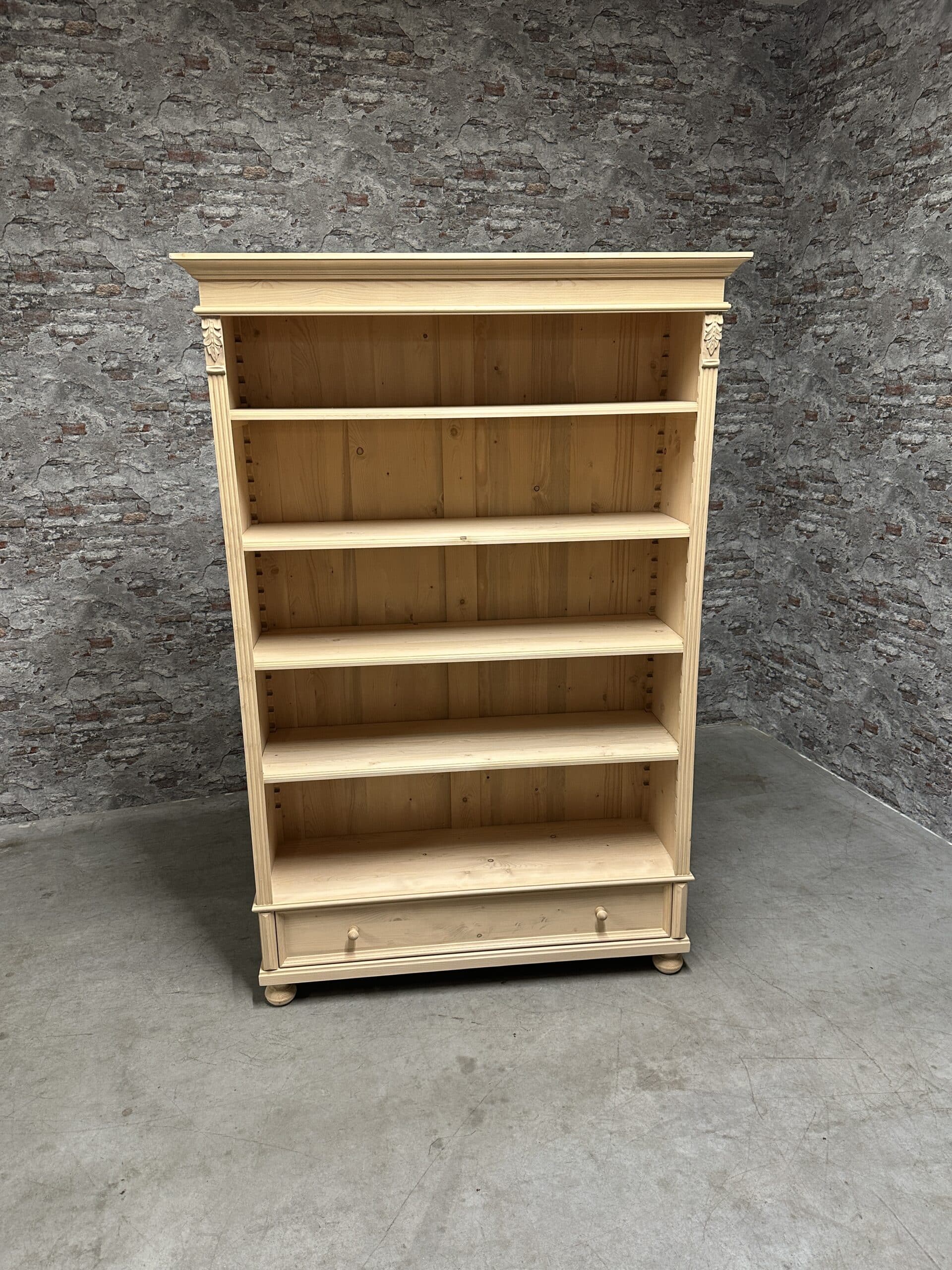 Antique pine bookcase new made 126×41 nr.8399