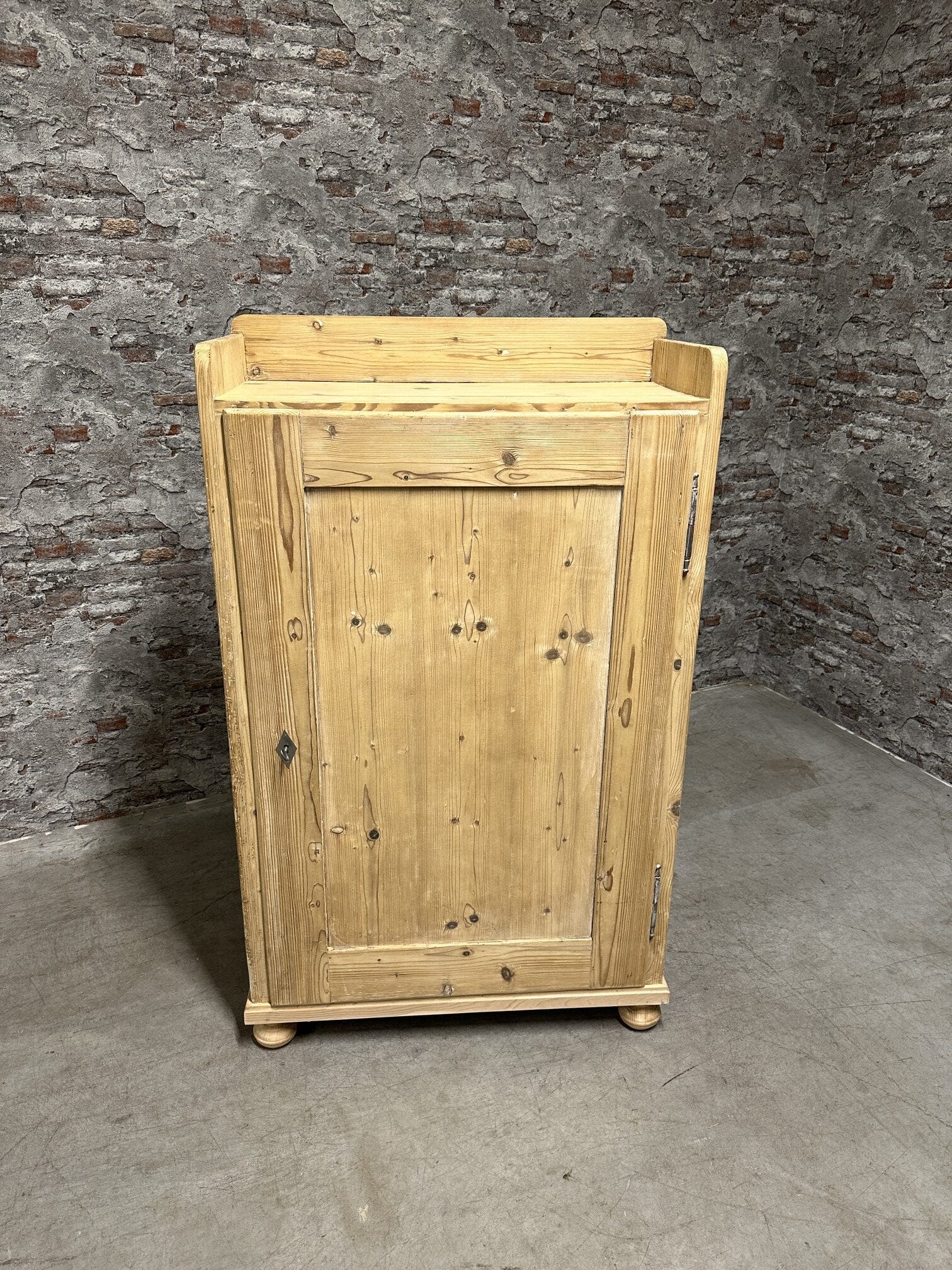 Antique pine bread cabinet 83×38 nr.8400