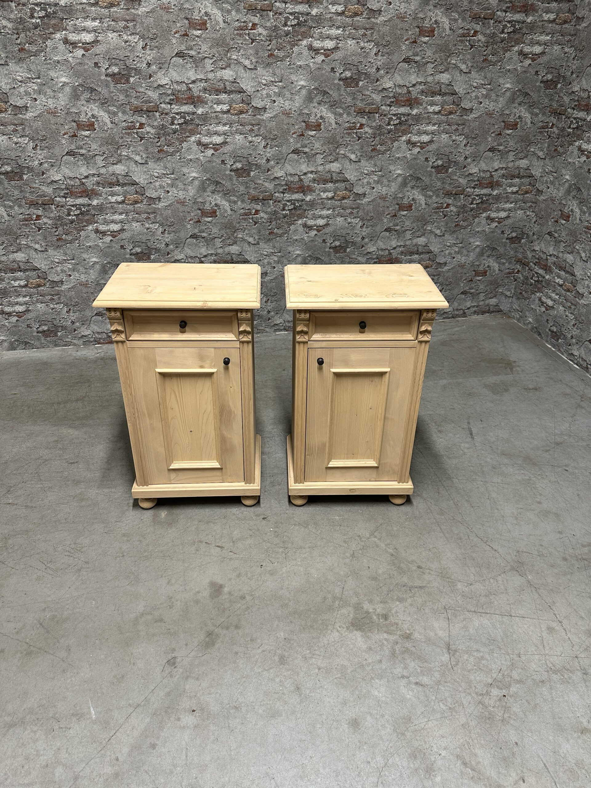 Antique pine bedside cabinets nr.8424