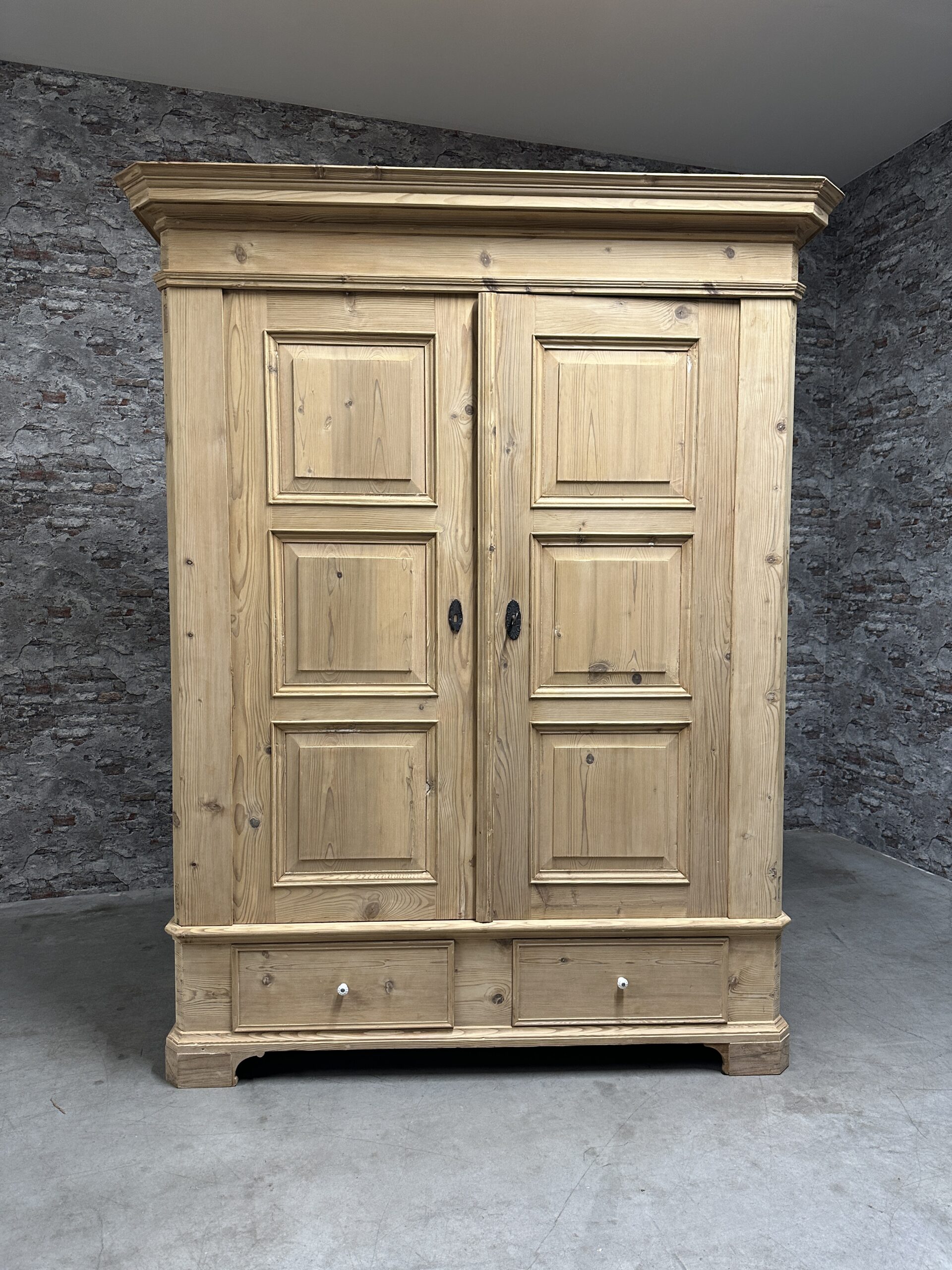 Antique pine wardrobe 168×71 nr.8444