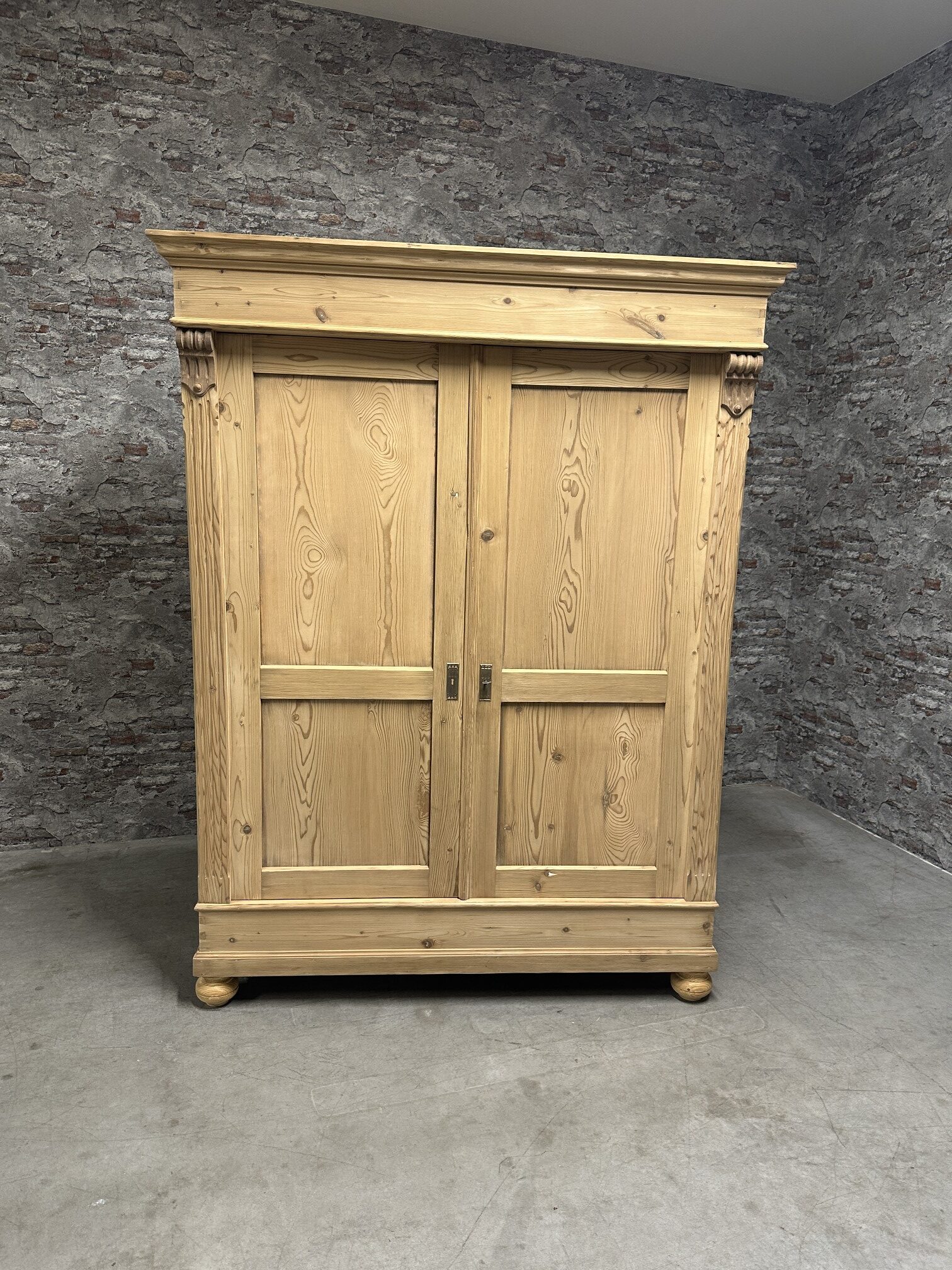 Antique pine wardrobe 148×67 nr8447