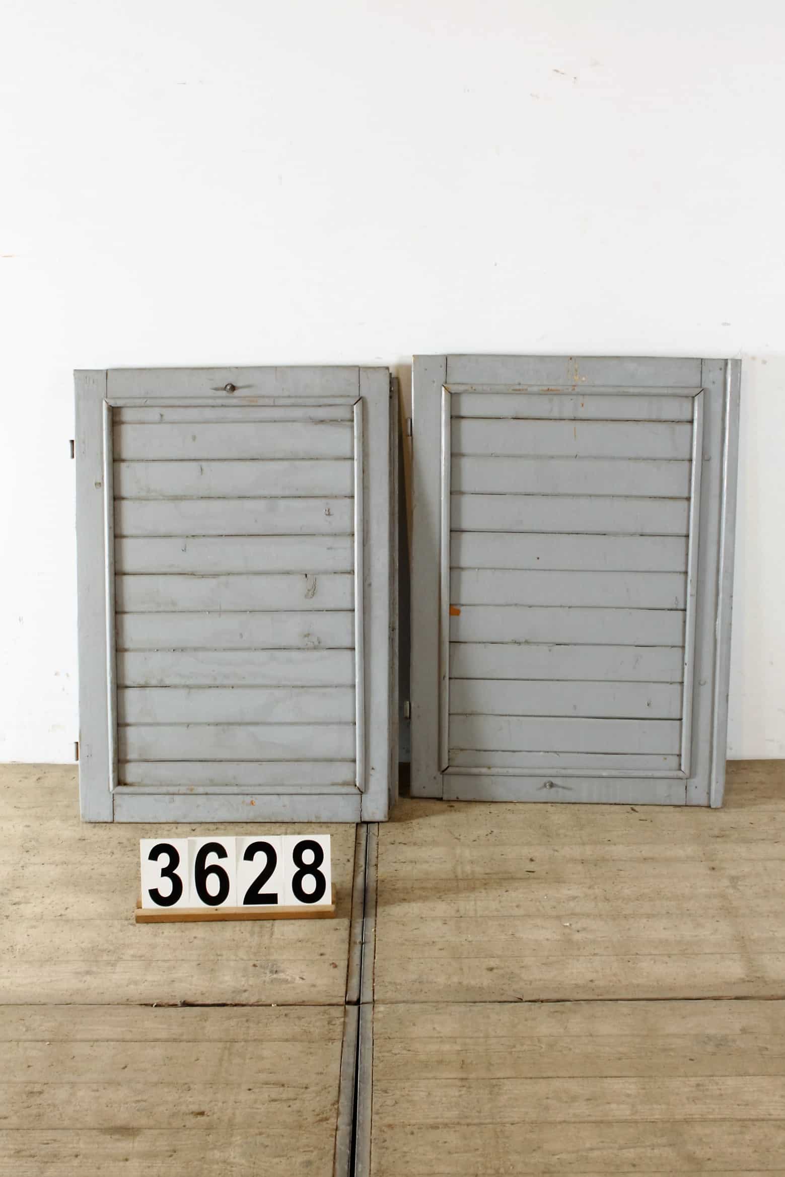 Vintage window louvered doors 99×69 nr.3628