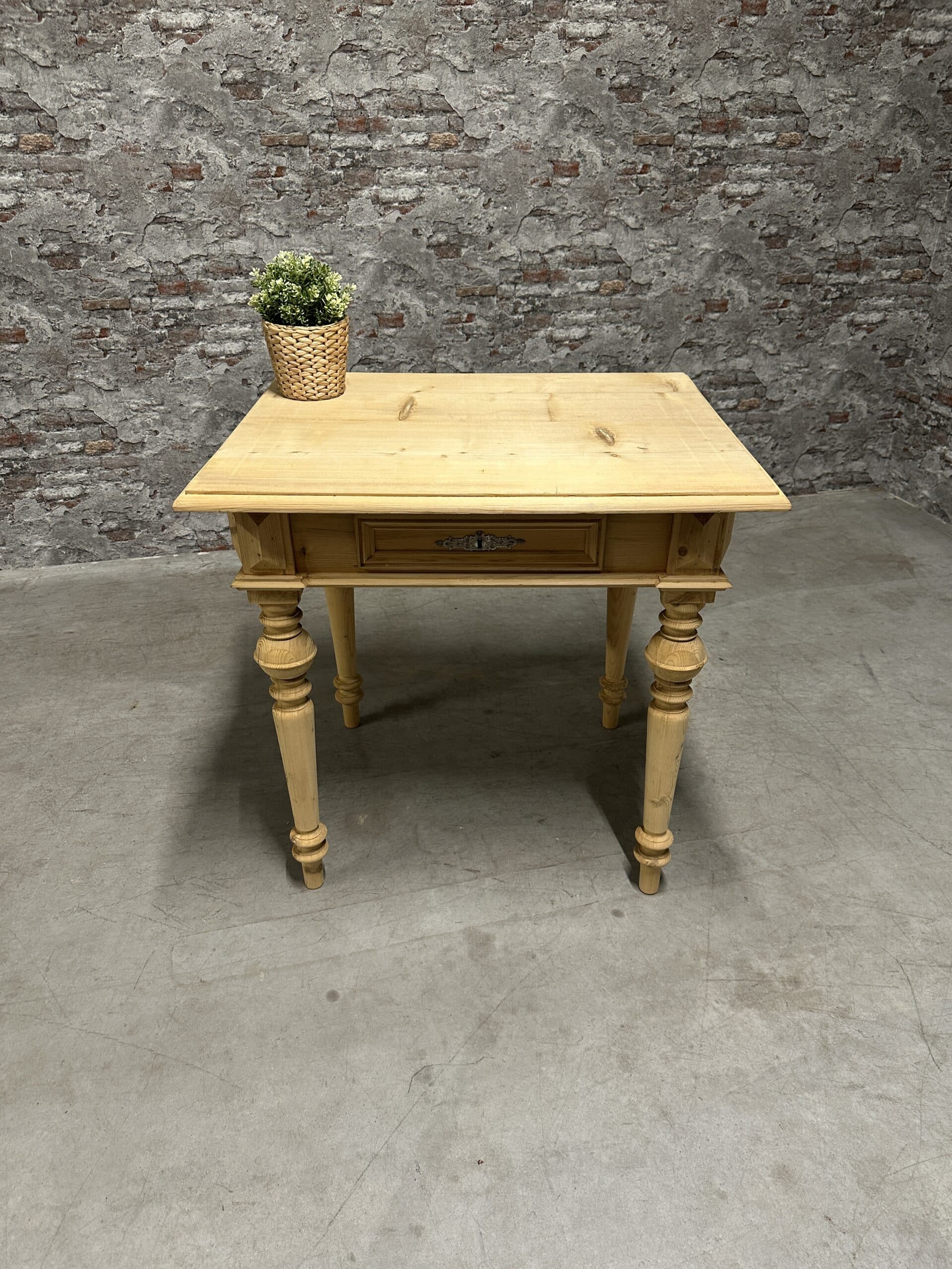 Antiek grenen tafel