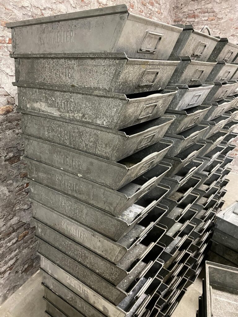 Industrie Meubelen 2022 Nr189 10x50x31 Artnr101520 (5)